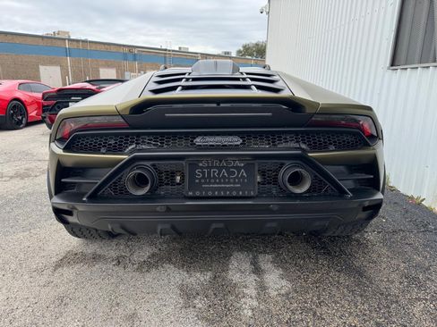 Used 2024 Lamborghini Huracan Sterrato image 3