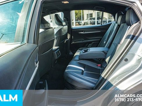 Used 2025 Toyota Camry SE image 21