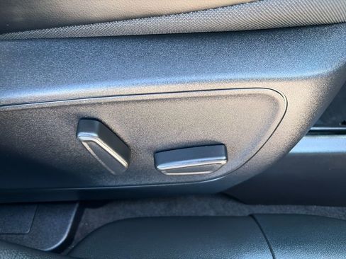 Used 2025 Ford Escape Platinum image 13