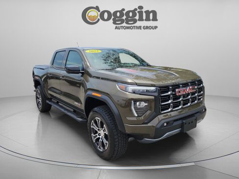 Used 2025 GMC Canyon AT4 w/ Technology Plus Package AWD/4WD image 4