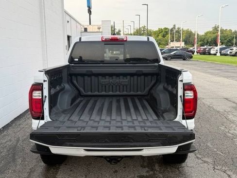 Certified 2024 GMC Canyon AT4 w/ AT4 Premium Package AWD/4WD image 12