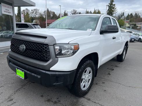 Used 2018 Toyota Tundra SR image 8