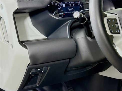 Certified 2023 Land Rover Defender 110 SE image 10