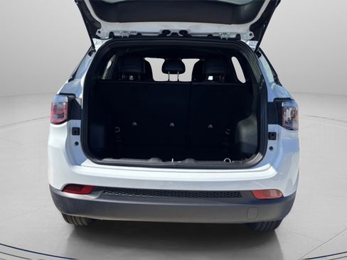 New 2026 Jeep Compass Latitude image 11