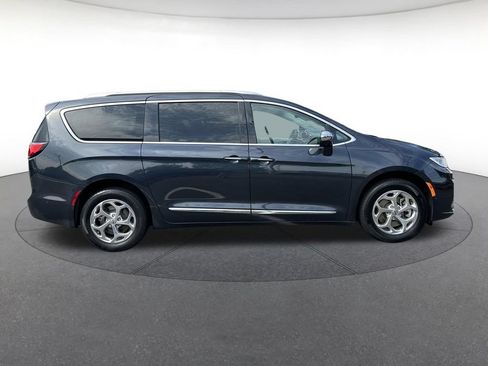 Certified 2021 Chrysler Pacifica Limited w/ Uconnect Theater Family Group AWD/4WD image 7