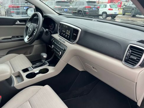 Used 2022 Kia Sportage LX w/ LX FWD Value Edition Package image 24