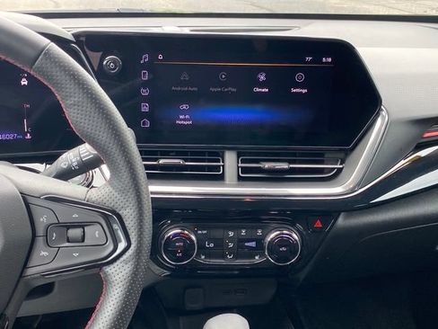Used 2025 Chevrolet Trax RS w/ Driver Confidence Package FWD image 11