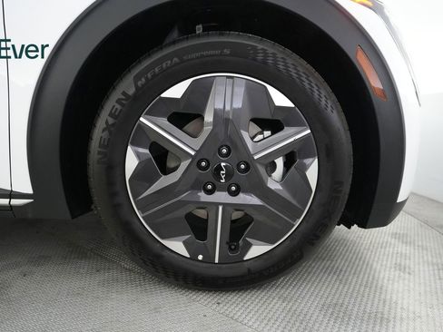 Used 2025 Kia EV6 Light RWD image 20