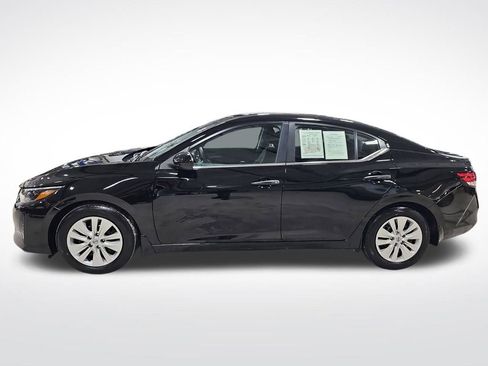 Used 2025 Nissan Sentra S image 9