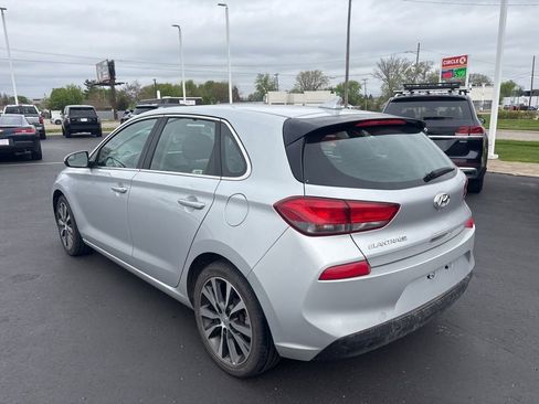 Used 2019 Hyundai Elantra GT FWD image 9