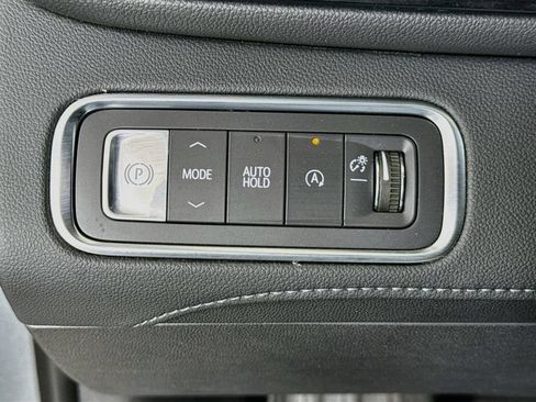 Used 2025 Buick Enclave Preferred FWD image 10