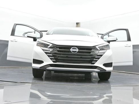 New 2025 Nissan Versa SV w/ Trunk Package FWD image 48