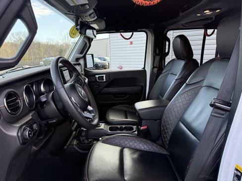 Used 2023 Jeep Gladiator Overland image 25