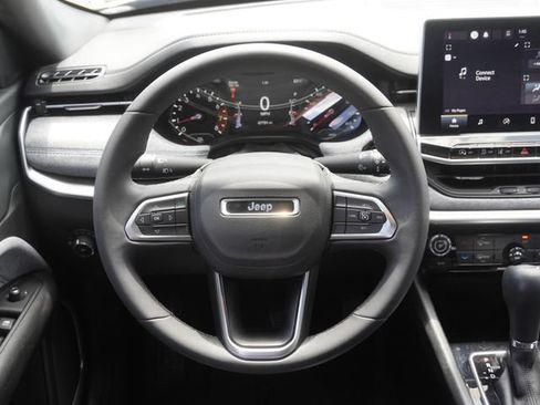 Certified 2023 Jeep Compass Latitude AWD/4WD image 17