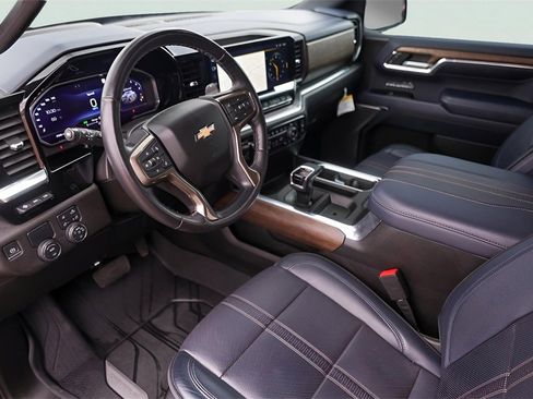 Used 2023 Chevrolet Silverado 1500 High Country w/ Technology Package image 13