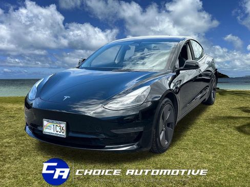 Used 2023 Tesla Model 3 Standard Range image 1