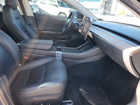Used 2018 Tesla Model 3 Performance image 17