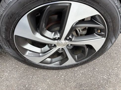 Used 2018 Hyundai Tucson Value FWD image 9