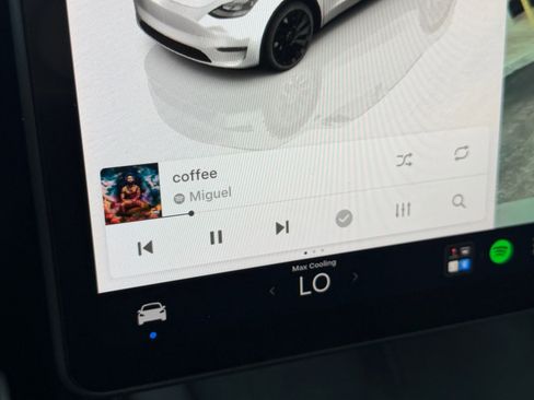 Used 2024 Tesla Model Y Performance AWD/4WD image 26