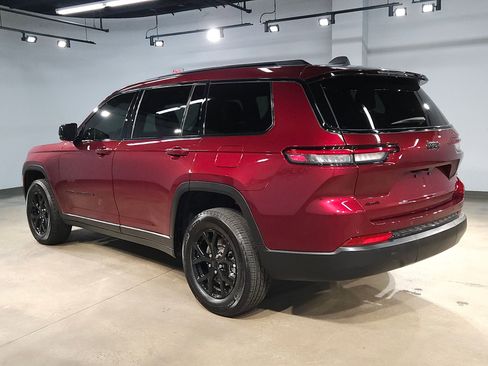Used 2025 Jeep Grand Cherokee L Altitude AWD/4WD image 5
