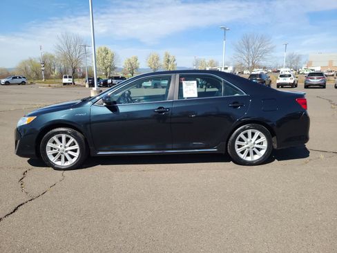 Used 2012 Toyota Camry XLE w/ Leather Pkg image 11