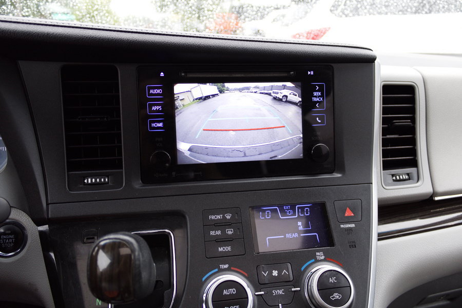 Used 2016 Toyota Sienna XLE FWD image 19
