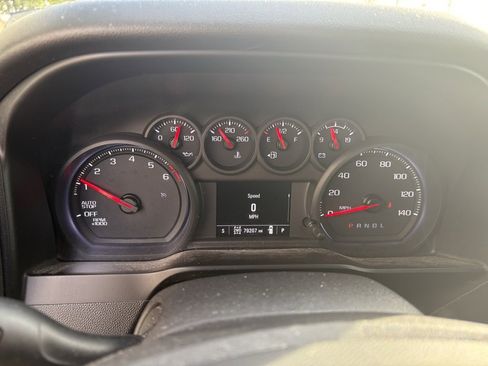 Used 2020 Chevrolet Silverado 1500 Custom w/ Custom Value Package image 12