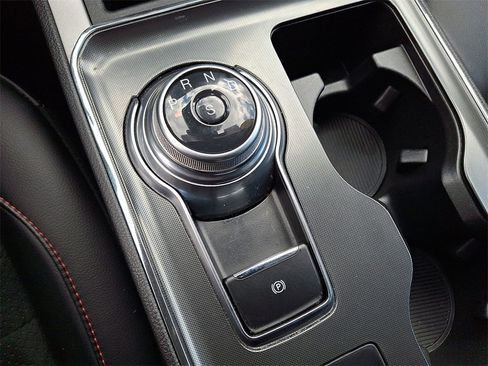 Used 2022 Ford Edge ST-Line image 12