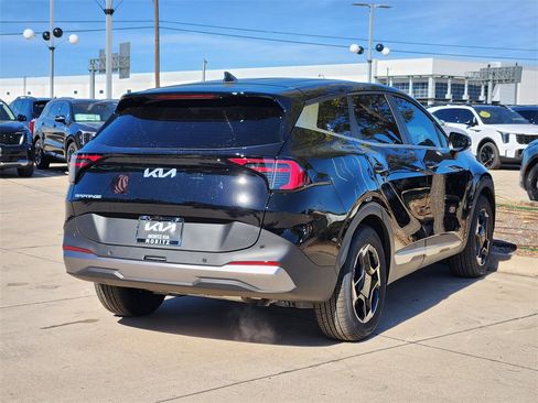 New 2026 Kia Sportage EX image 3
