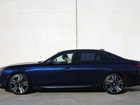 Used 2023 BMW 760i xDrive AWD/4WD image 53