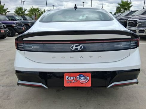 Used 2025 Hyundai Sonata SEL FWD image 7