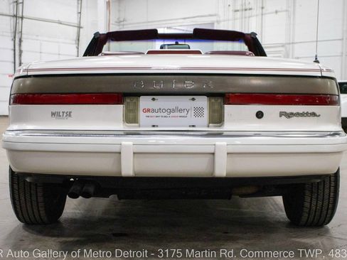 Used 1990 Buick Reatta Base 2dr Convertible image 7
