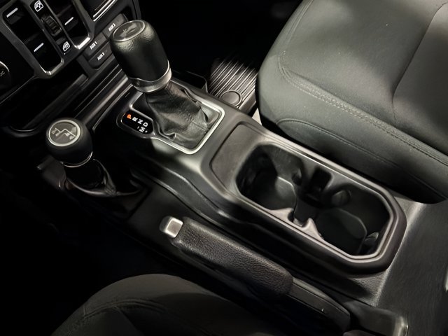 Used 2020 Jeep Wrangler Unlimited Sport AWD/4WD image 28
