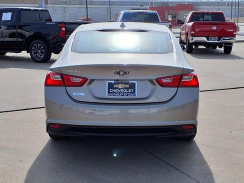 Used 2025 Chevrolet Malibu LT FWD image 6