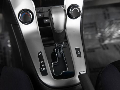 Used 2014 Chevrolet Cruze LT image 33