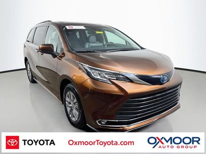 Used 2022 Toyota Sienna XLE
