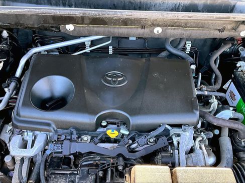 Used 2019 Toyota RAV4 LE w/ All Weather Liner Package FWD image 32
