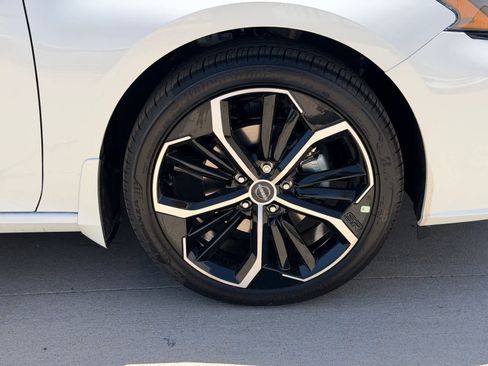 New 2026 Nissan Altima 2.5 SR FWD image 11