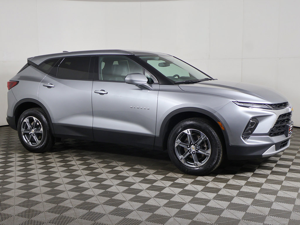 Used 2025 Chevrolet Blazer LT AWD/4WD image 13
