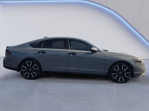 Used 2023 Honda Accord Touring image 6