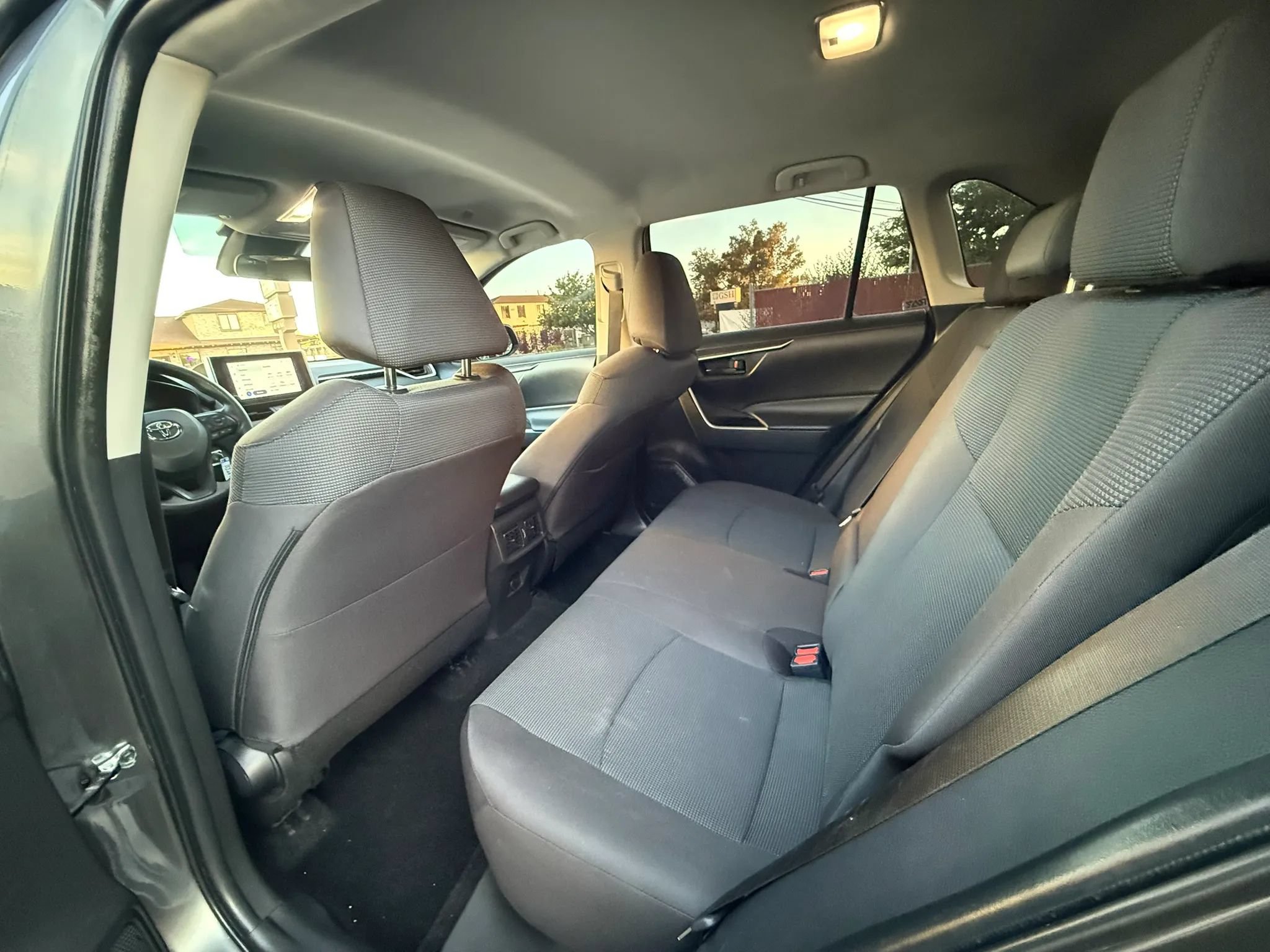 Used 2025 Toyota RAV4 LE AWD/4WD image 12