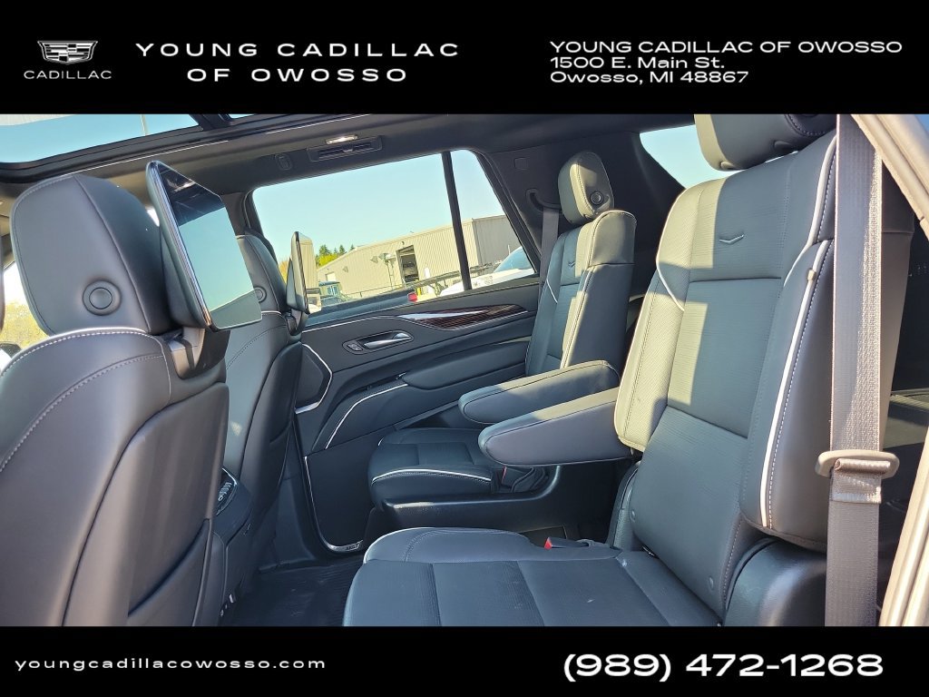 Used 2024 Cadillac Escalade Premium Luxury w/ LPO, Floor Liner Package AWD/4WD image 31