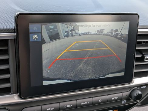 Certified 2025 Hyundai Venue SEL image 20