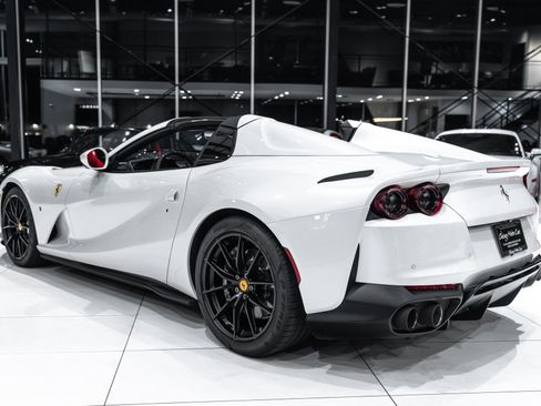 Used 2023 Ferrari 812 GTS RWD image 3