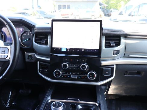 Used 2024 Ford Expedition XLT AWD/4WD image 21