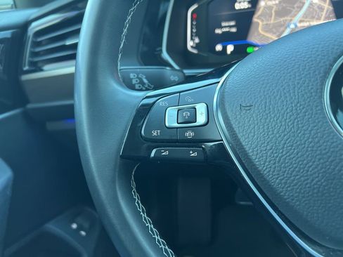 Used 2021 Volkswagen Jetta SEL Premium image 34