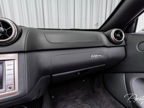 Used 2014 Ferrari California image 41