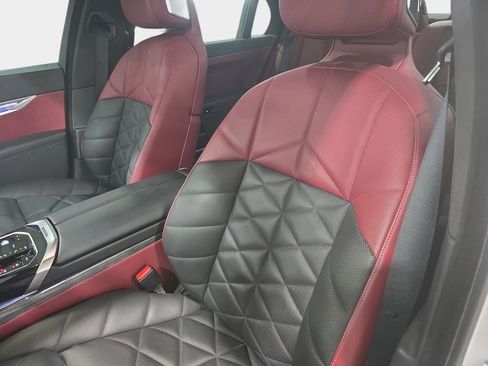 Certified 2023 BMW 740i RWD image 20