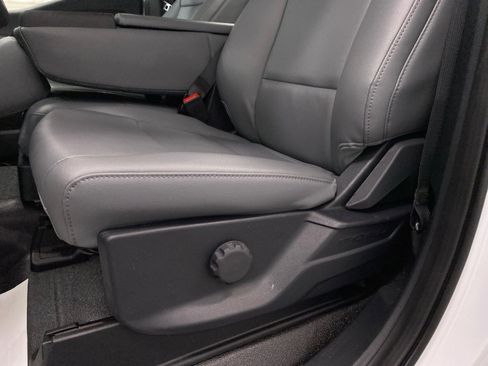 New 2026 Ford F250 XL w/ XL Chrome Package image 13