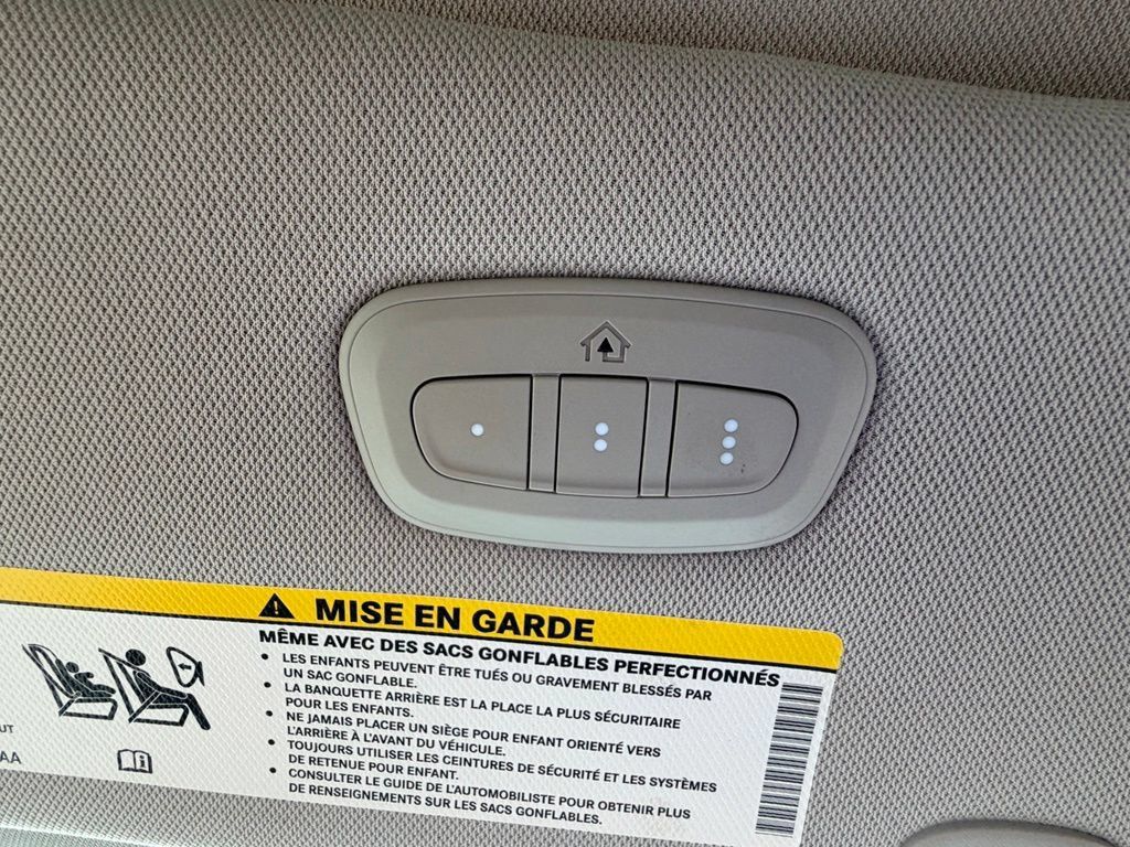 Used 2024 Chrysler Pacifica Limited FWD image 69